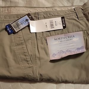 Columbia 32 W x 9 L North Creek Cargo Shorts NWT